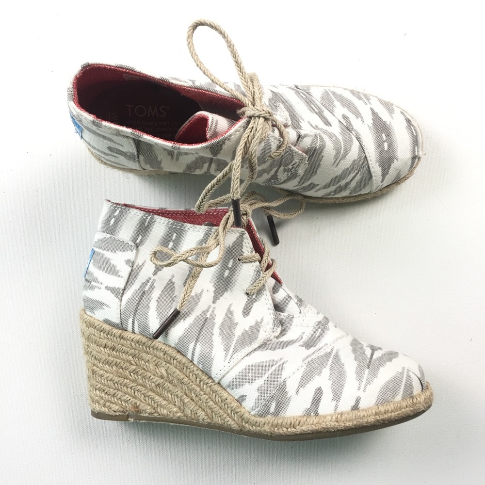 New TOMS Womens Espadrille White Wedges Stripe - Picture 1 of 6